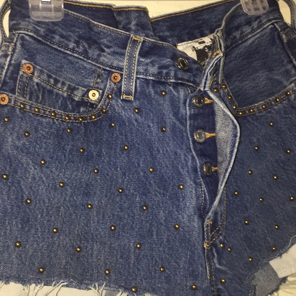 LEVIS DENIM SHORTS w/golden studs  w29L30 - Picture 14 of 16